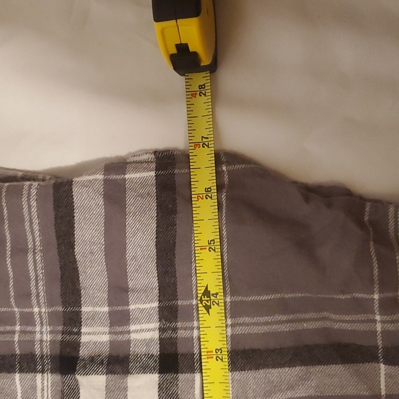 Gibson male grey and black flannel for men size medium. - Picture 9 of 11